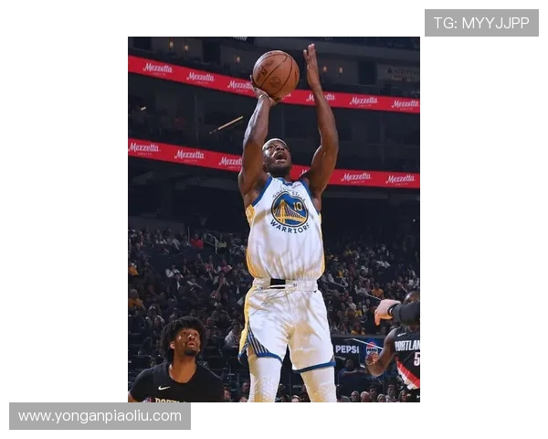 巴特勒持球突破巧妙晃开防守轻松上篮得分展现强大个人能力